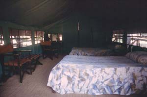 Im Innern von Zelt #16. Governors' Camp, Masai Mara National Reserve, Kenia. / Inside of tent #16. Governors' Camp, Masai Mara National Reserve, Kenya. / (c) Walter Mitch Podszuck (Bwana Mitch) - #980908-85