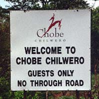 Chobe Chilwero Willkommensschild. Kasane, Botsuana. / Chobe Chilwero welcome sign. Kasane, Botswana. / (c) Walter Mitch Podszuck (Bwana Mitch) - #991226-63